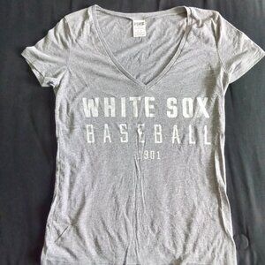 PINK VICTORIA'S SECRET @ WHITE SOX V-NECK T-SHIRT